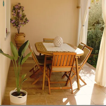 Vakantiehuis Simius Yanna House
