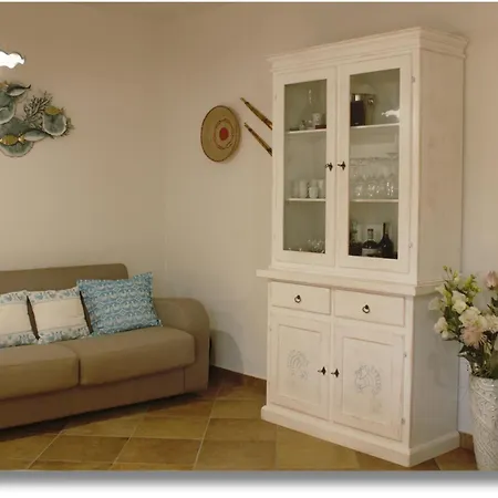 Simius Yanna House *